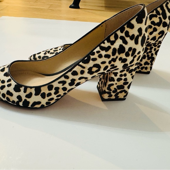 Marc fisher cheetah block heels in size 8. Almost new, in ex condition - Picture 2 of 4